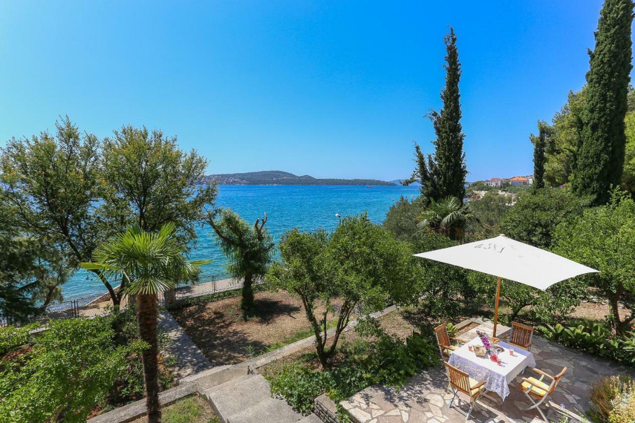 Secret Garden Barada Beach Apartment Trogir Exterior photo