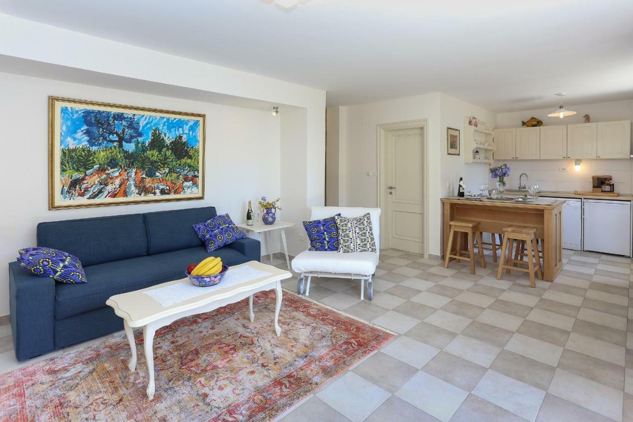 Secret Garden Barada Beach Apartment Trogir Exterior photo