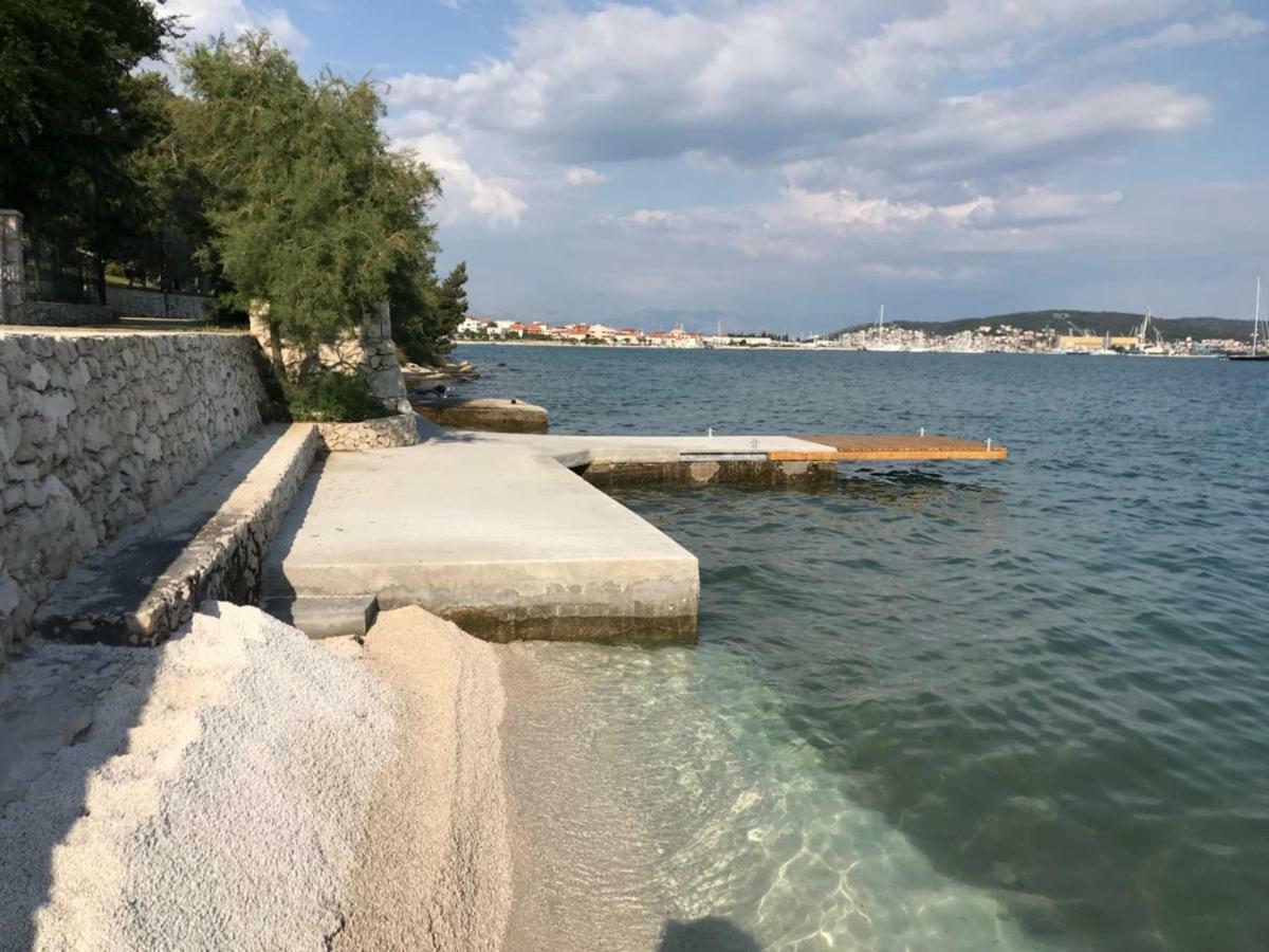 Secret Garden Barada Beach Apartment Trogir Exterior photo